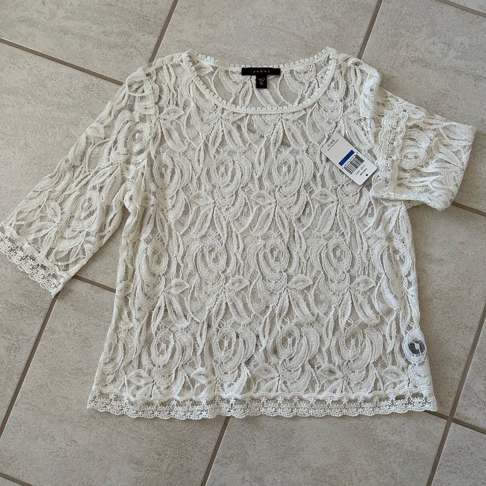 NWT Fever Ivory Lace Top with 3/4 Sleeves